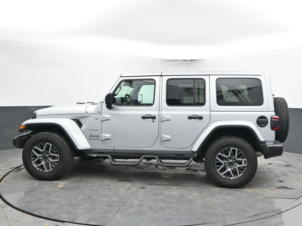 Used 2024 Jeep Wrangler Sahara image 8