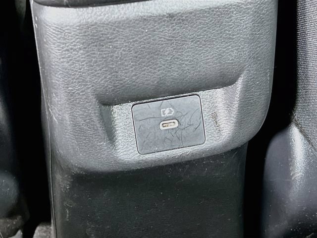 Used 2024 Nissan Versa SR FWD image 33