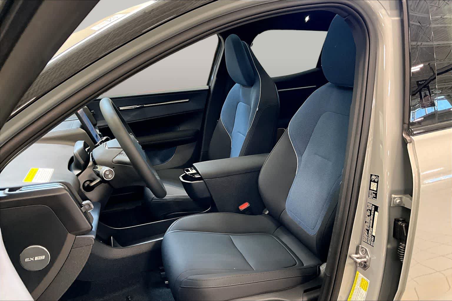 New 2026 Volvo EX30 Plus w/ Protection Package Premier AWD/4WD image 13
