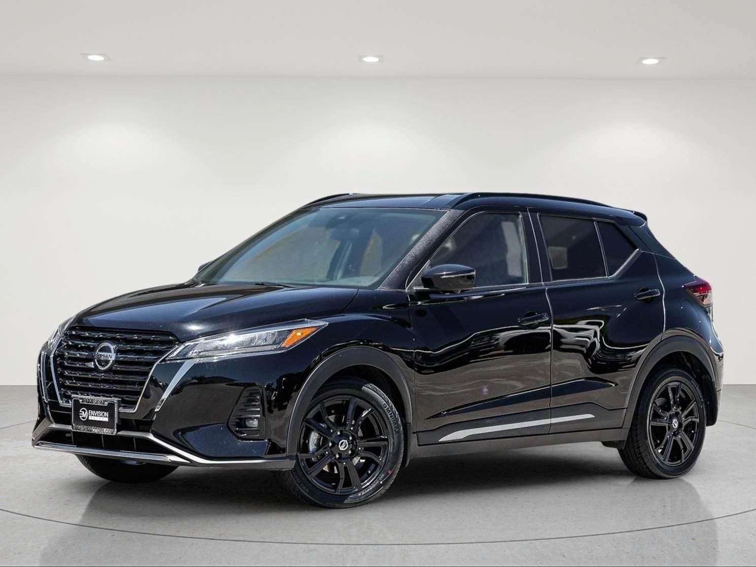 Used 2021 Nissan Kicks SR FWD image 2