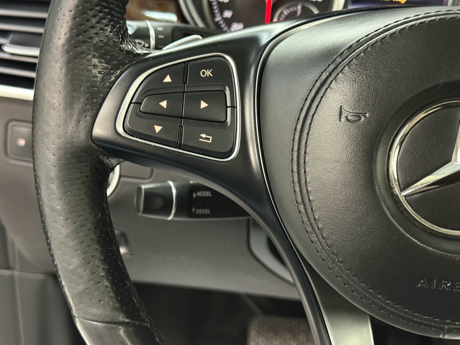 Used 2018 Mercedes-Benz GLS 450 4MATIC image 32