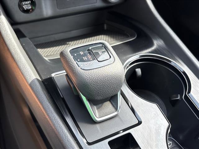 Used 2025 Nissan Rogue SV image 16