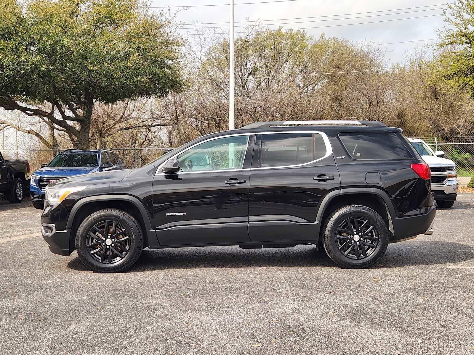 Used 2018 GMC Acadia SLT image 4