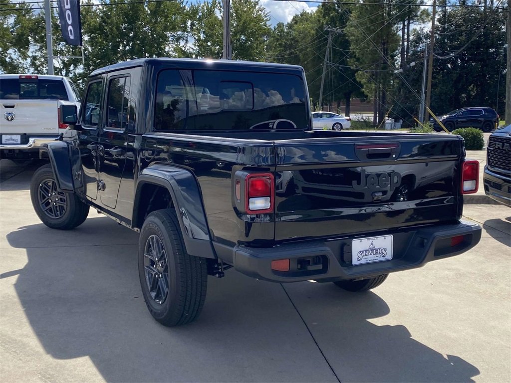 New 2025 Jeep Gladiator Sport image 4