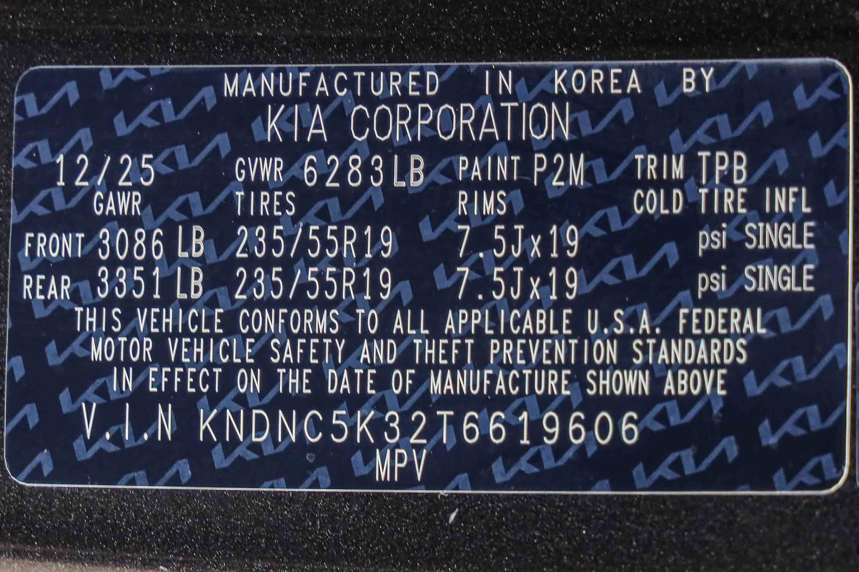 Certified 2026 Kia Carnival EX FWD image 30