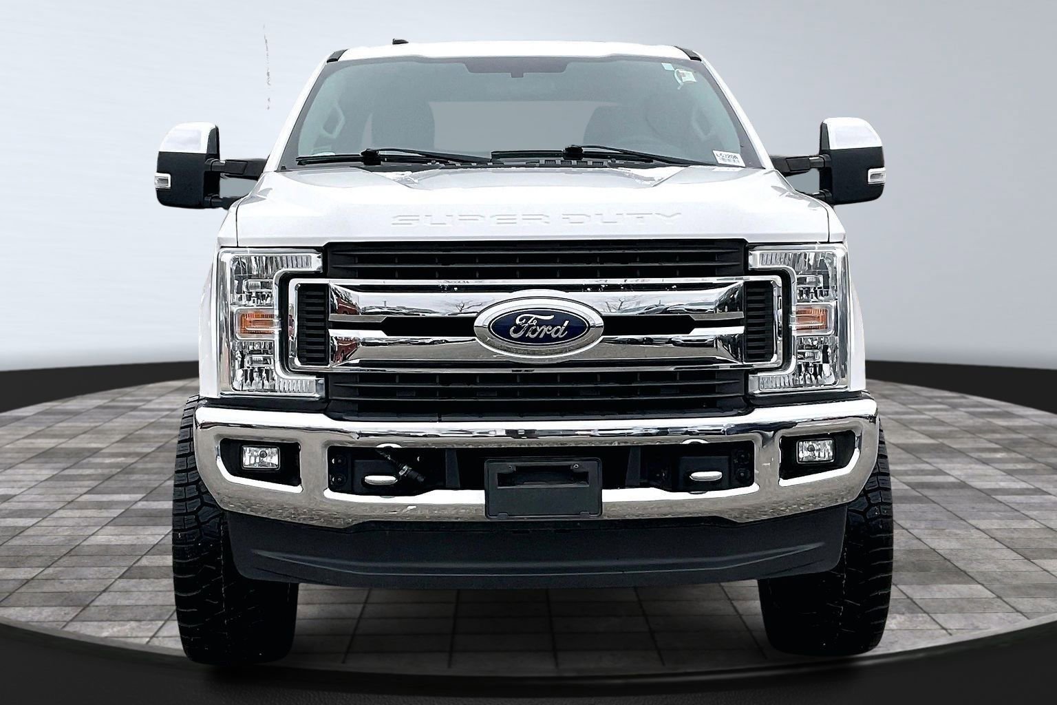 Used 2019 Ford F250 XLT w/ XLT Premium Package image 3