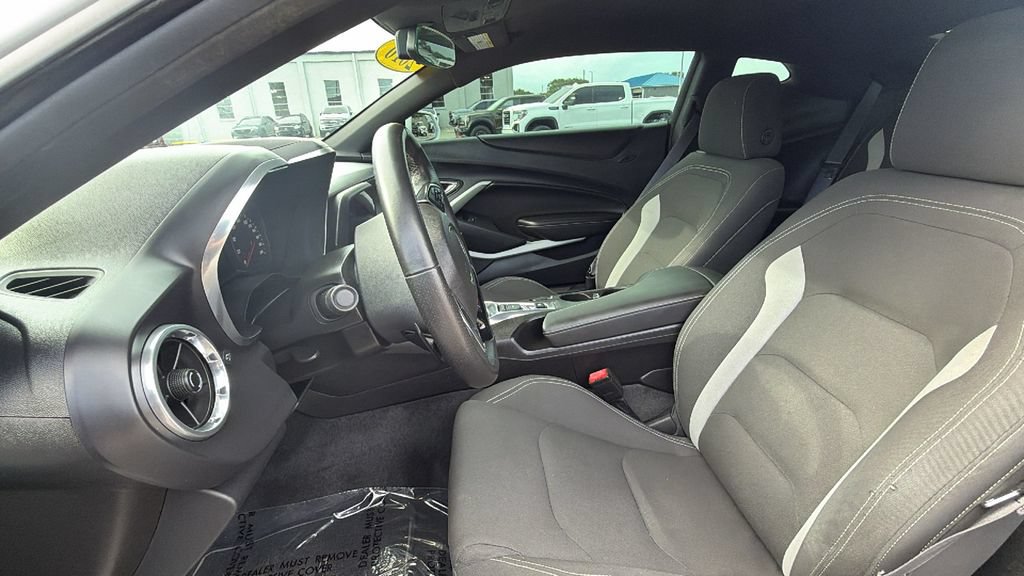 Used 2016 Chevrolet Camaro SS RWD image 15