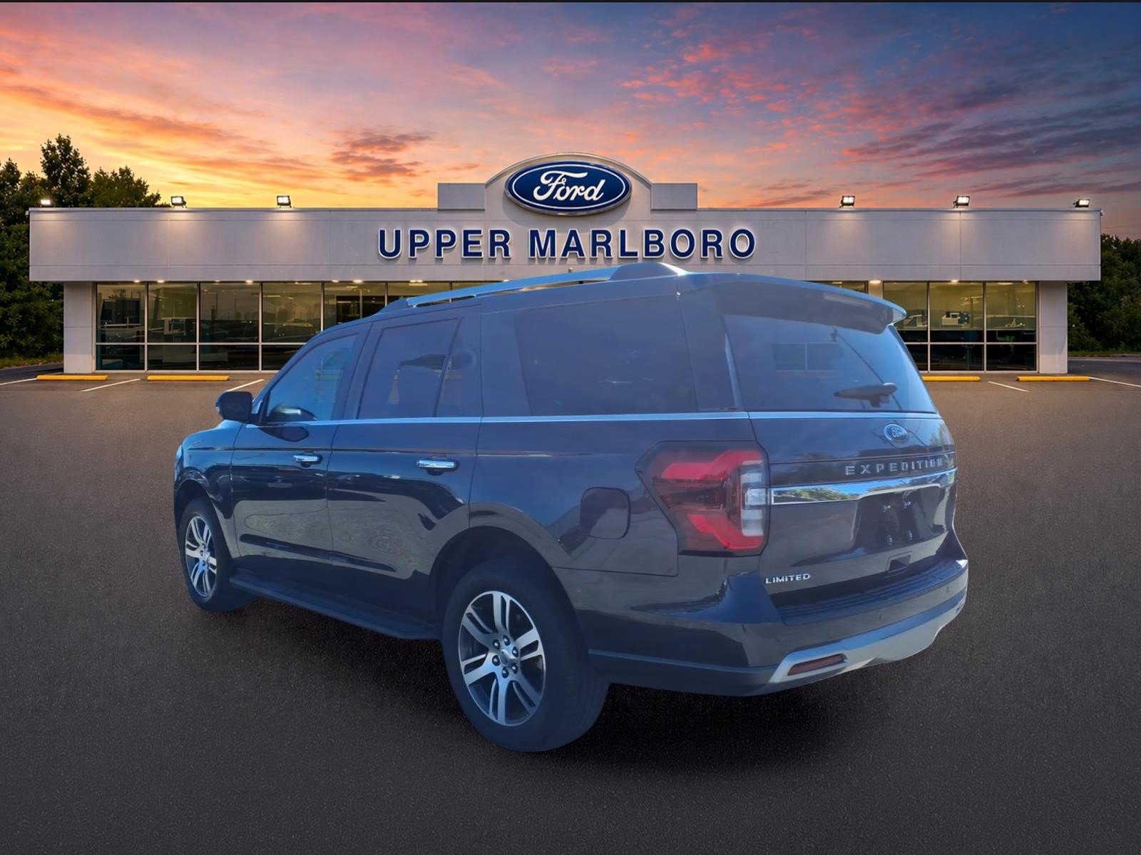 Used 2024 Ford Expedition Limited AWD/4WD image 6