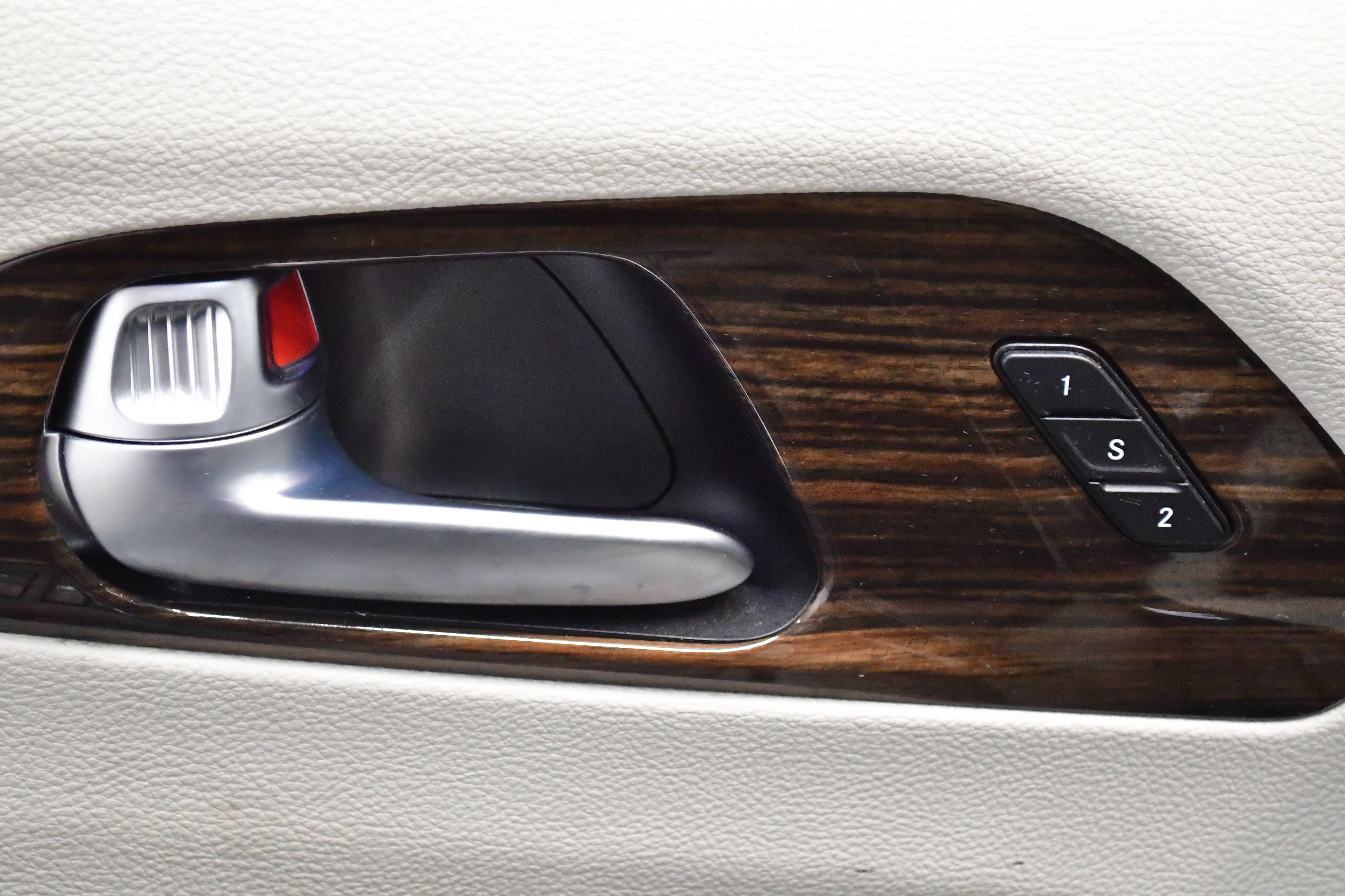 Used 2023 Chrysler Pacifica Limited FWD image 19