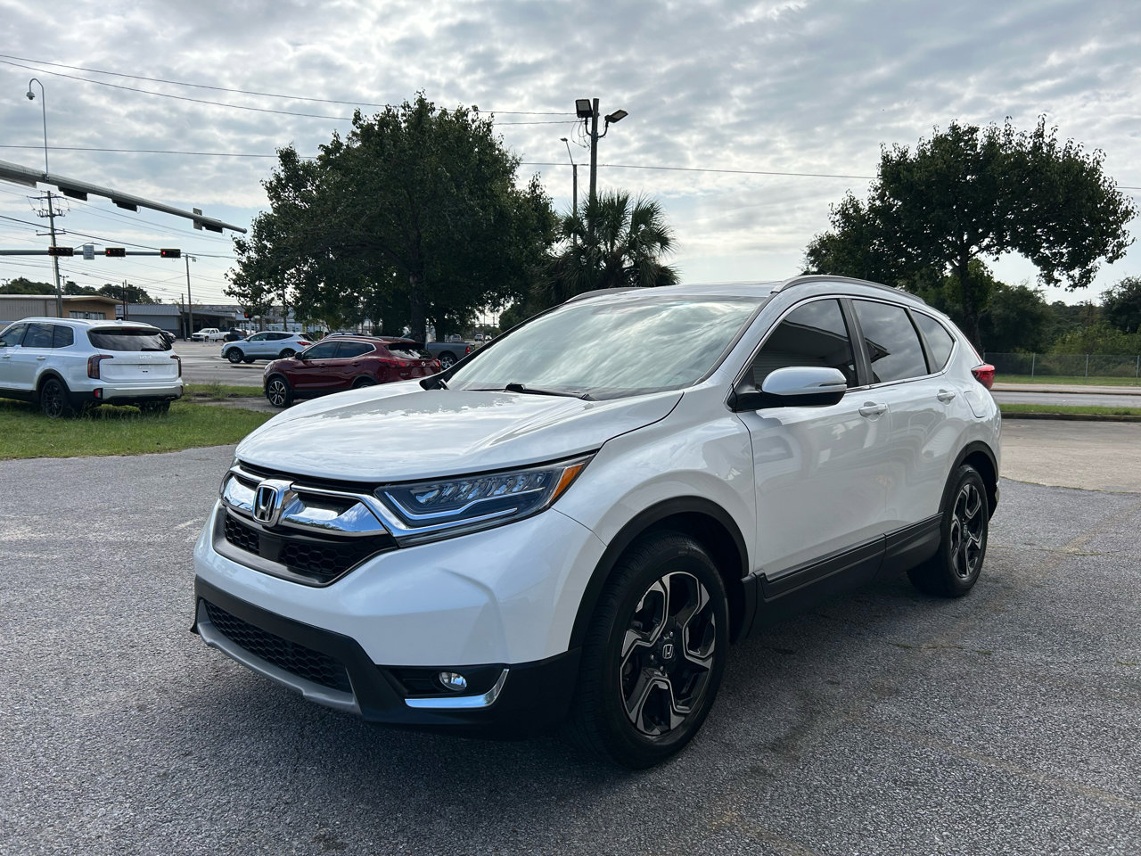 Used 2017 Honda CR-V Touring image 3