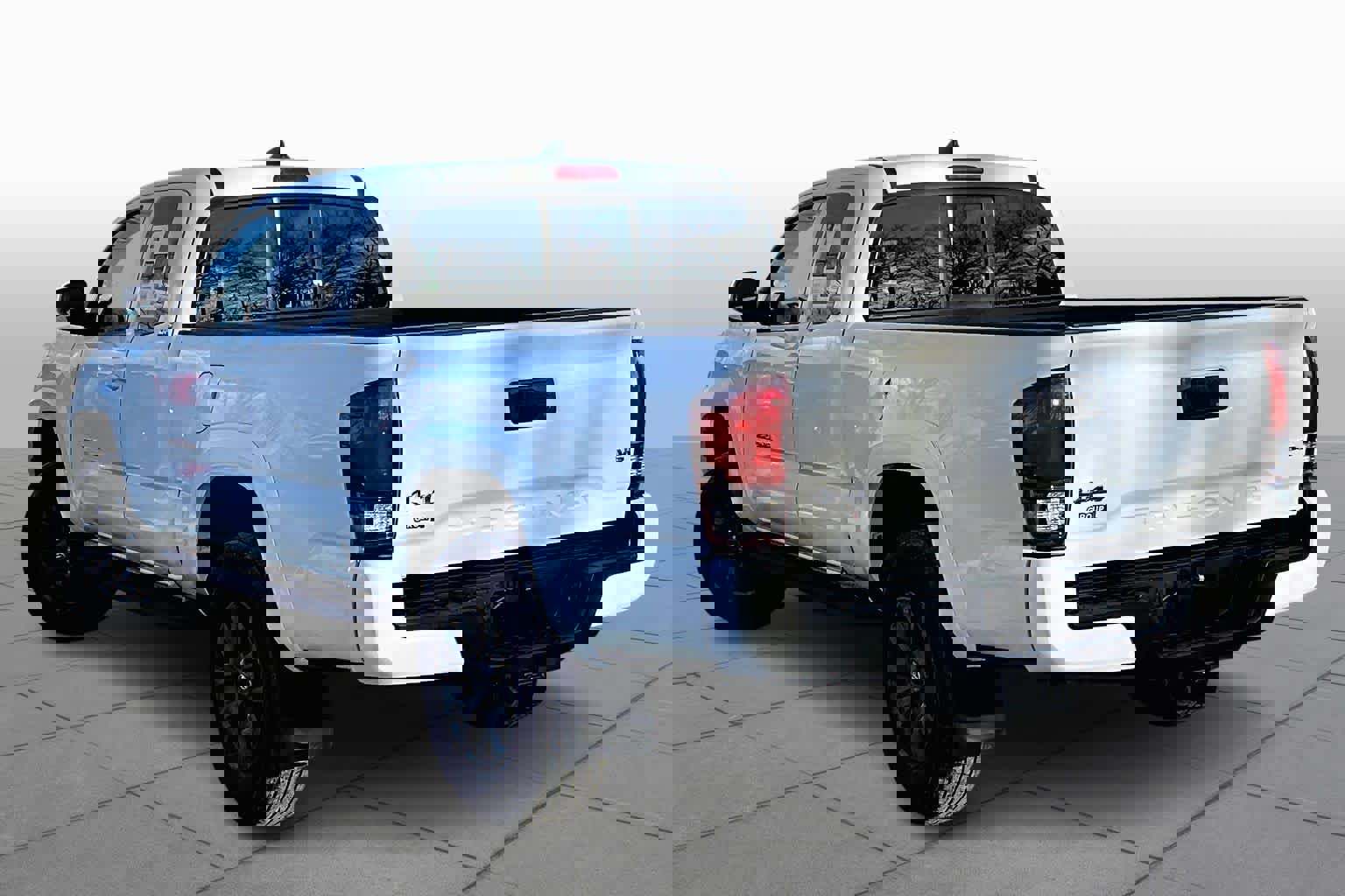 Certified 2022 Toyota Tacoma SR5 image 12