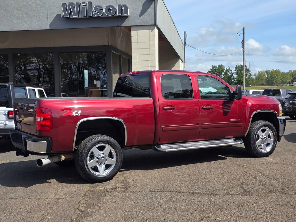 Used 2014 Chevrolet Silverado 2500 LTZ w/ LTZ Plus Package image 30