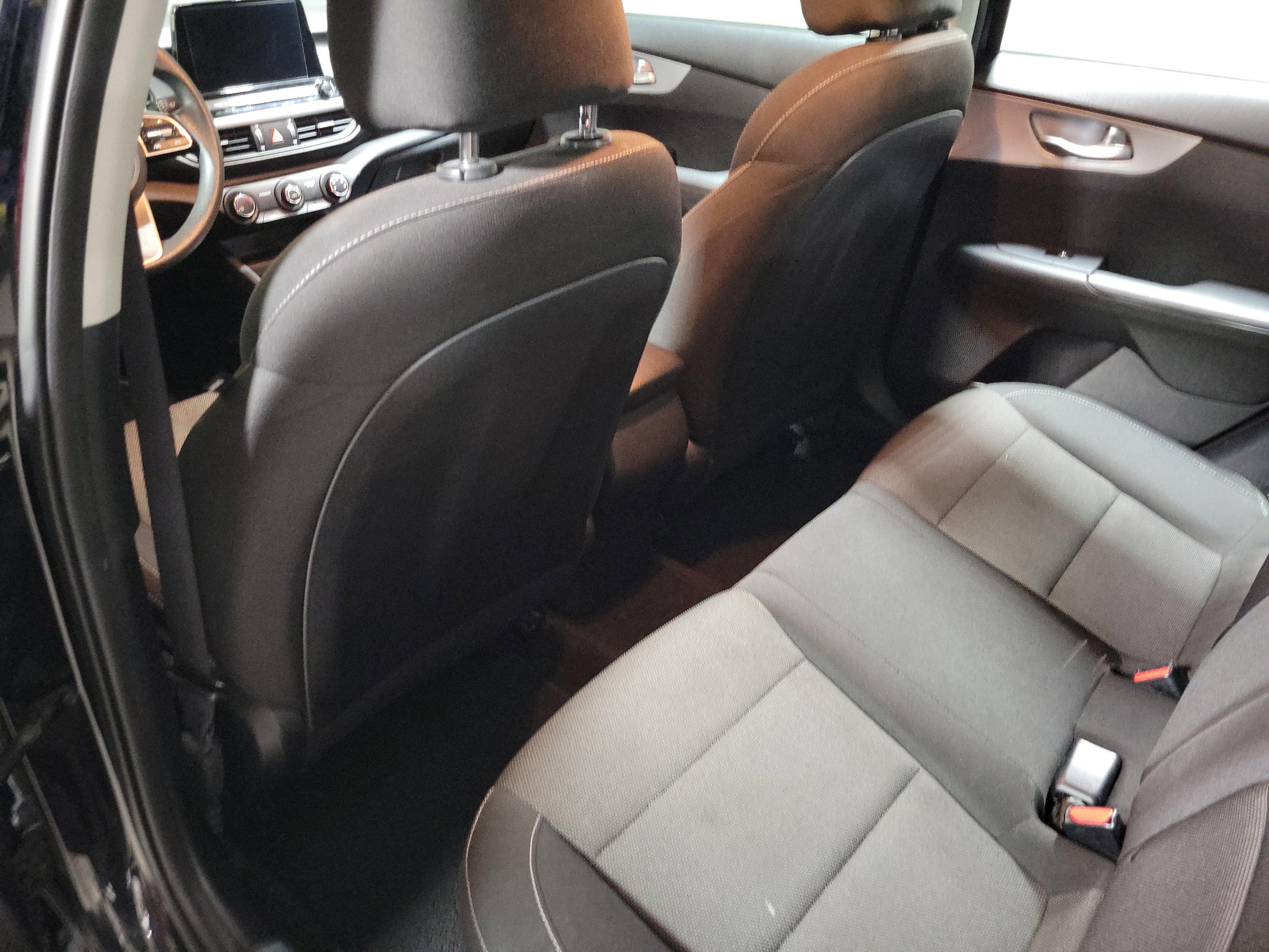 Used 2023 Kia Forte LXS image 9