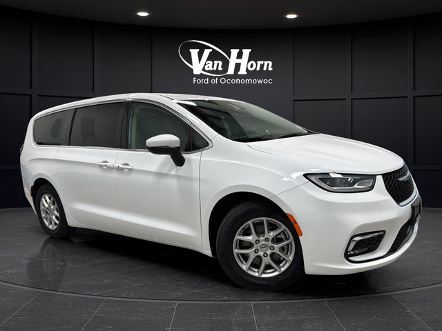 Used 2023 Chrysler Pacifica Touring-L