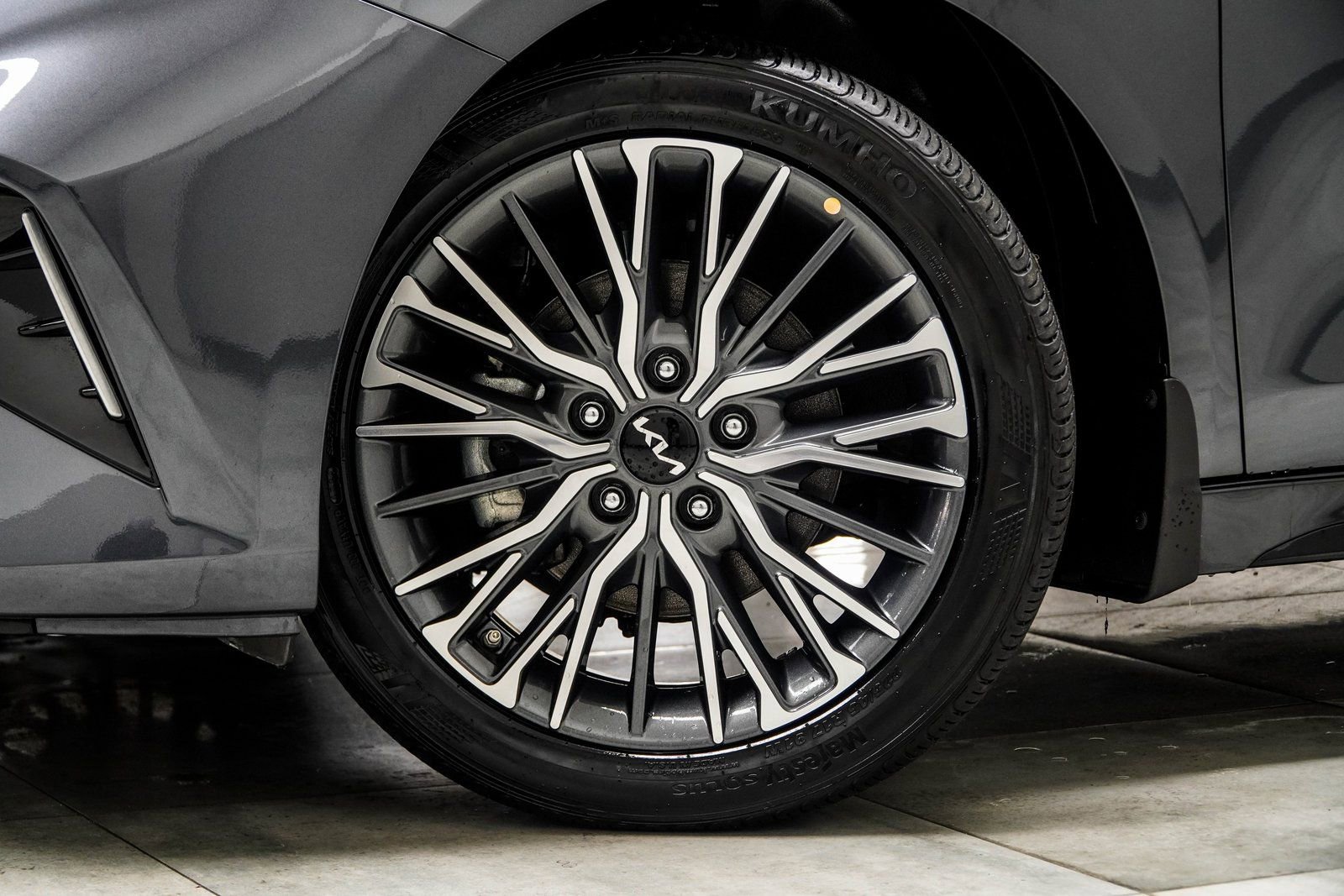 Used 2023 Kia Forte GT-Line w/ GT-Line Premium Package image 3