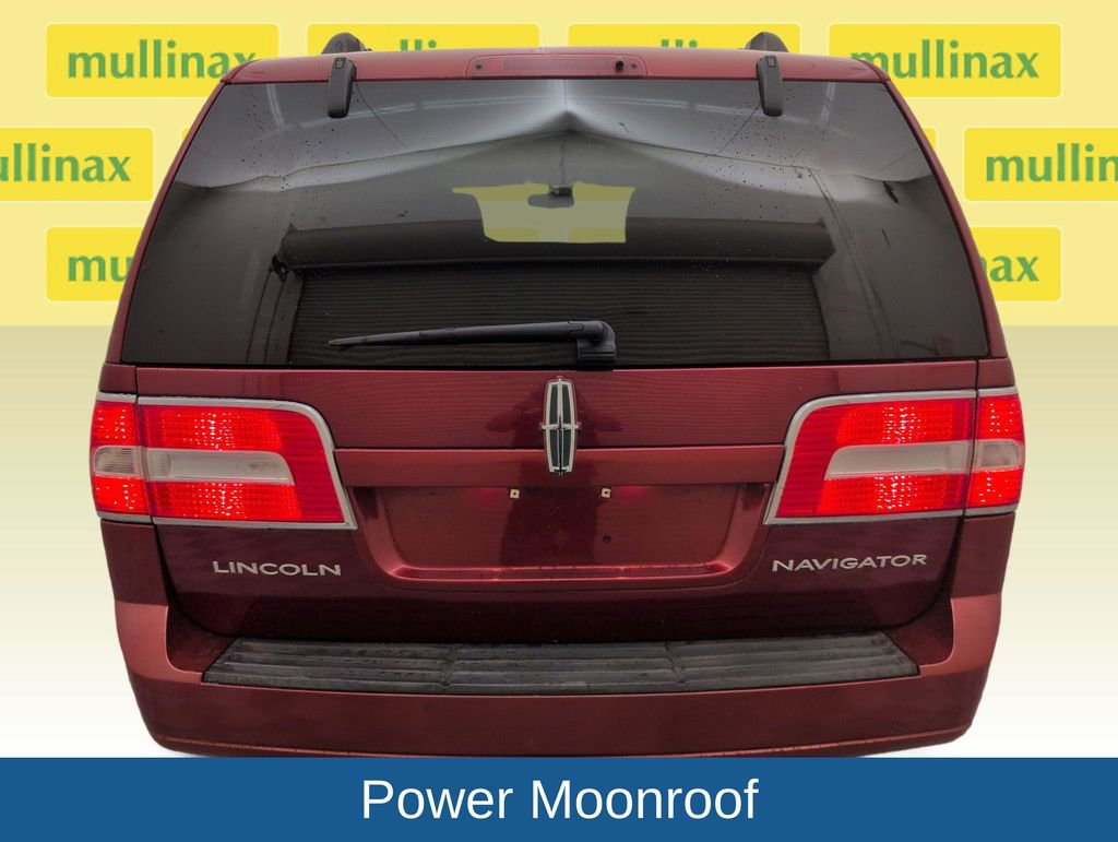 Used 2014 Lincoln Navigator 2WD image 31