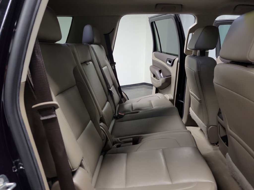 Used 2020 Chevrolet Tahoe LT w/ Luxury Package RWD image 36