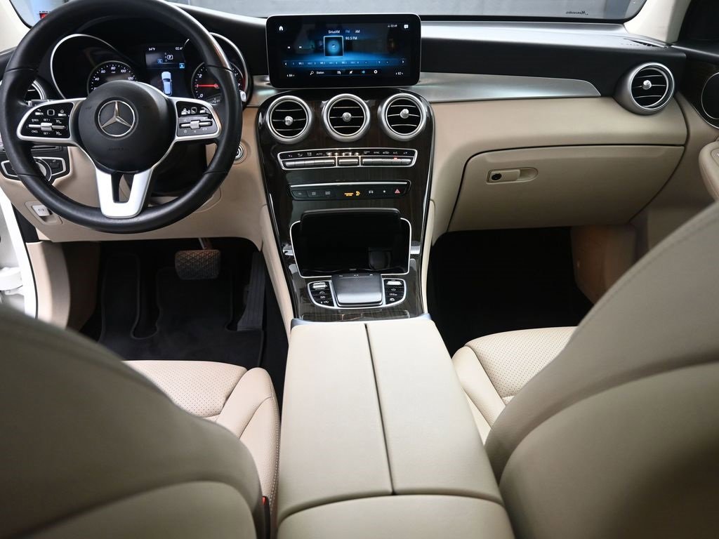 Used 2022 Mercedes-Benz GLC 300 w/ Premium Package Lite image 10
