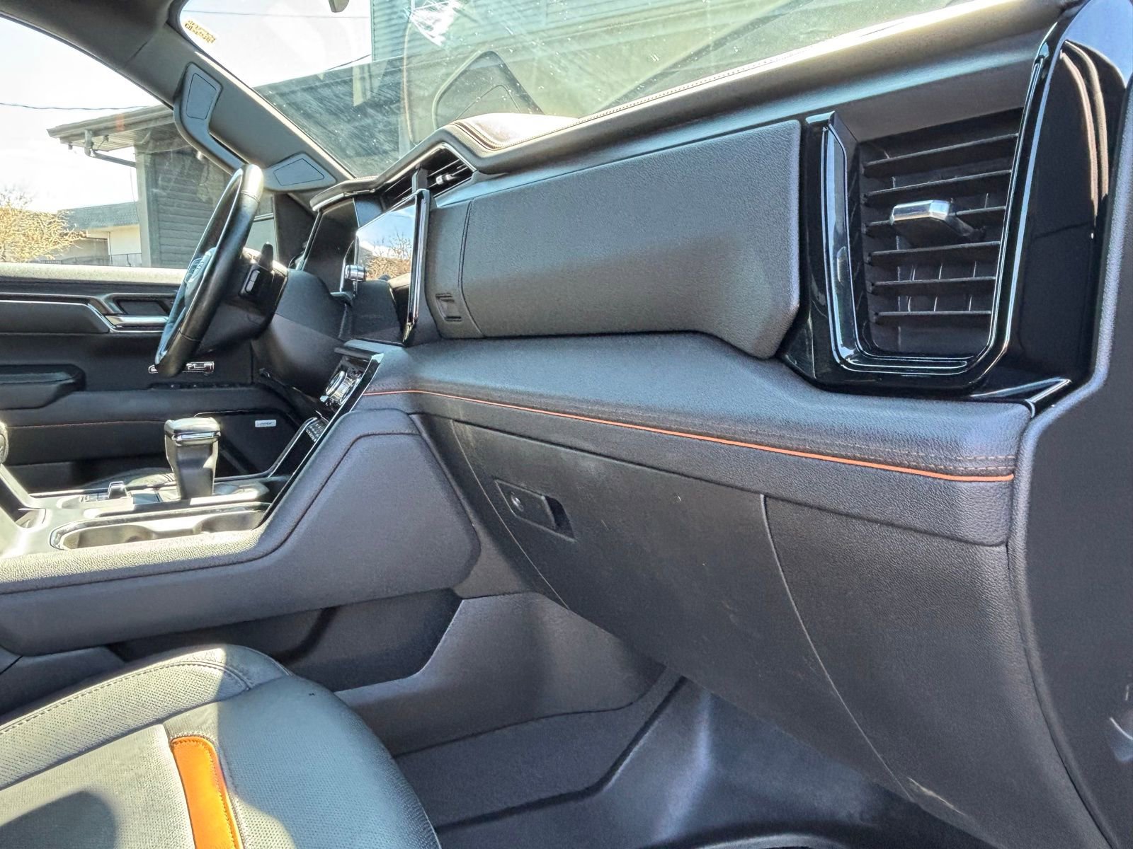 Used 2024 GMC Sierra 1500 AT4 w/ AT4 Premium Package image 27