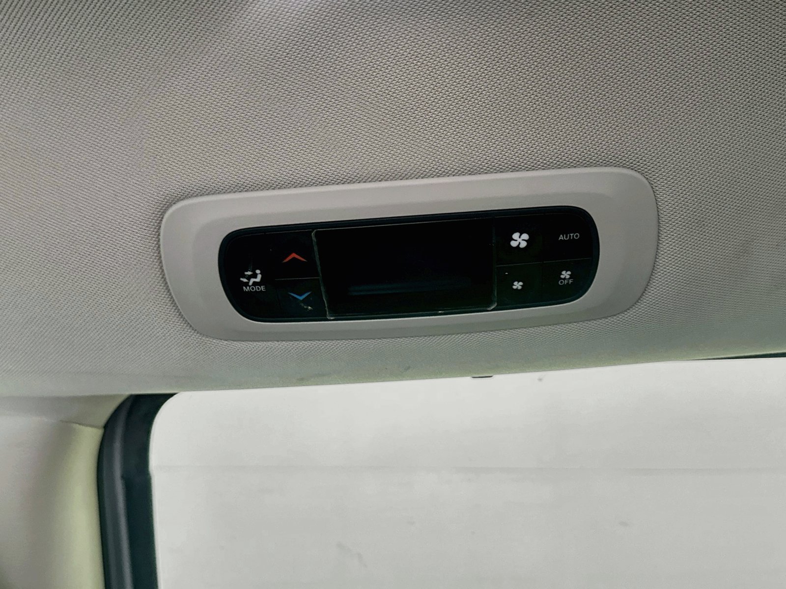 Used 2019 Chrysler Pacifica Touring-L FWD image 23