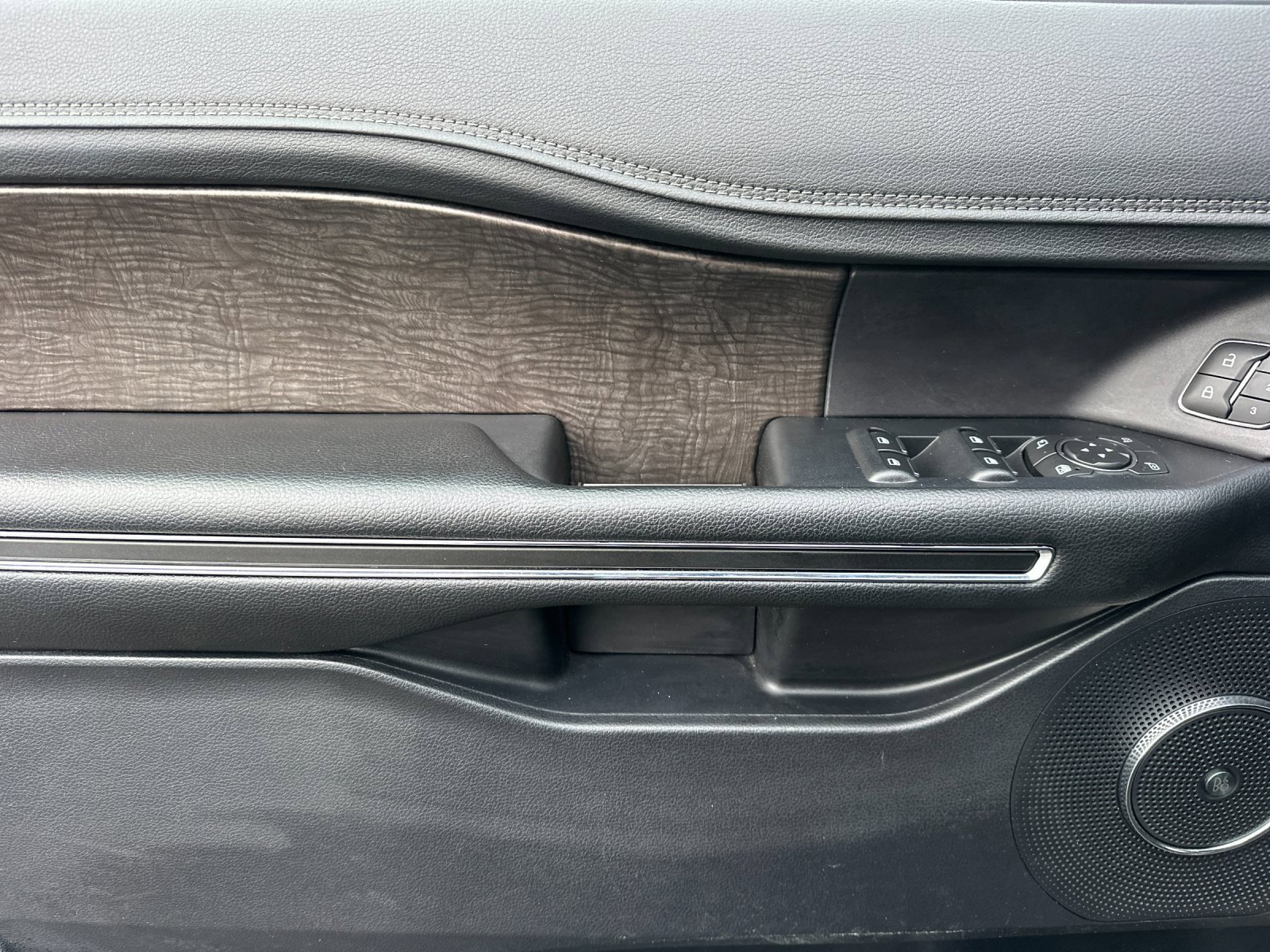 Used 2018 Ford Expedition Max Limited w/ Equipment Group 302A image 11