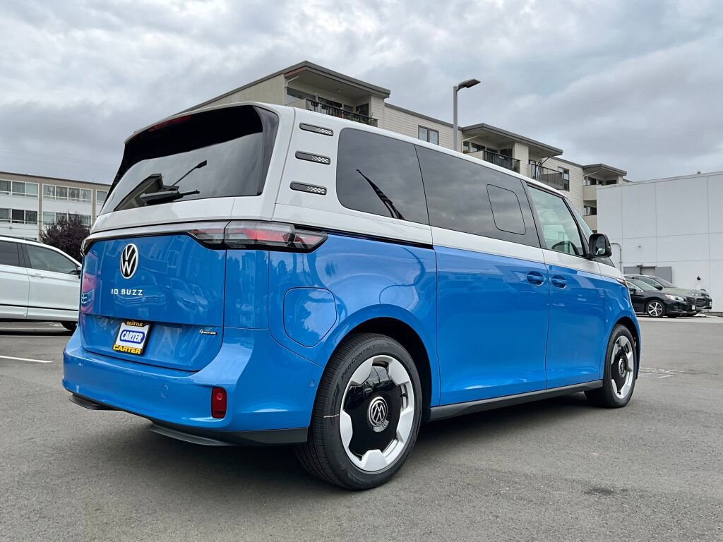 New 2025 Volkswagen ID. Buzz Pro S Plus image 8