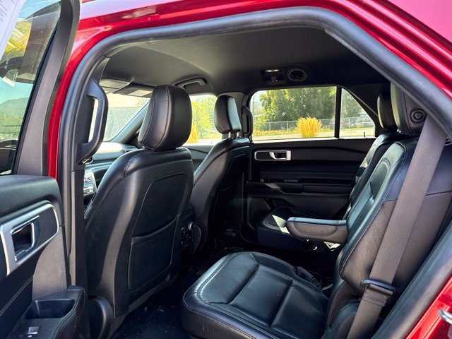 Used 2020 Ford Explorer XLT w/ Equipment Group 202A AWD/4WD image 18