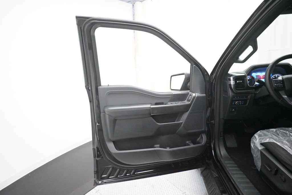 Used 2023 Ford F150 XLT w/ Equipment Group 302A High image 26