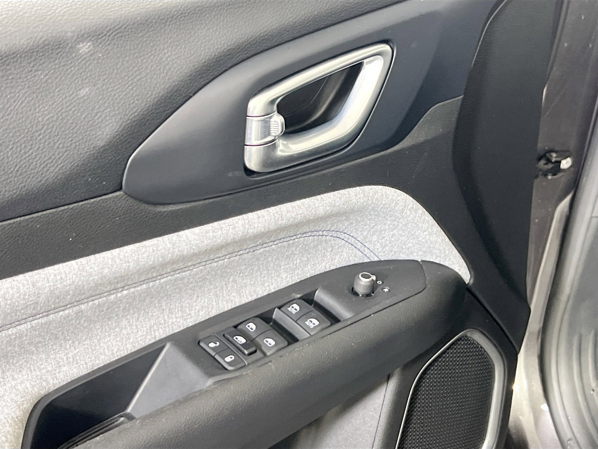 Used 2022 Jeep Compass Latitude image 17