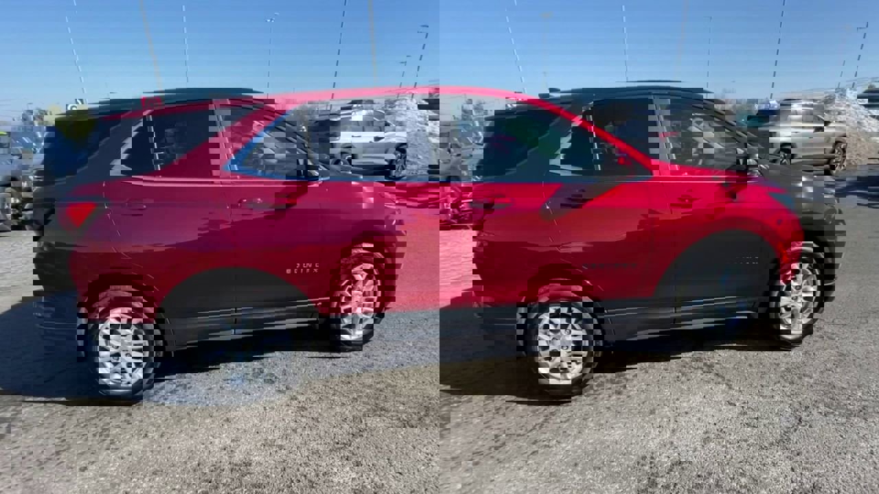 Certified 2024 Chevrolet Equinox LT w/ LPO, Floor Liner Package image 8