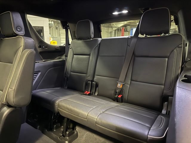 Used 2023 GMC Yukon SLT w/ SLT Premium Package AWD/4WD image 23