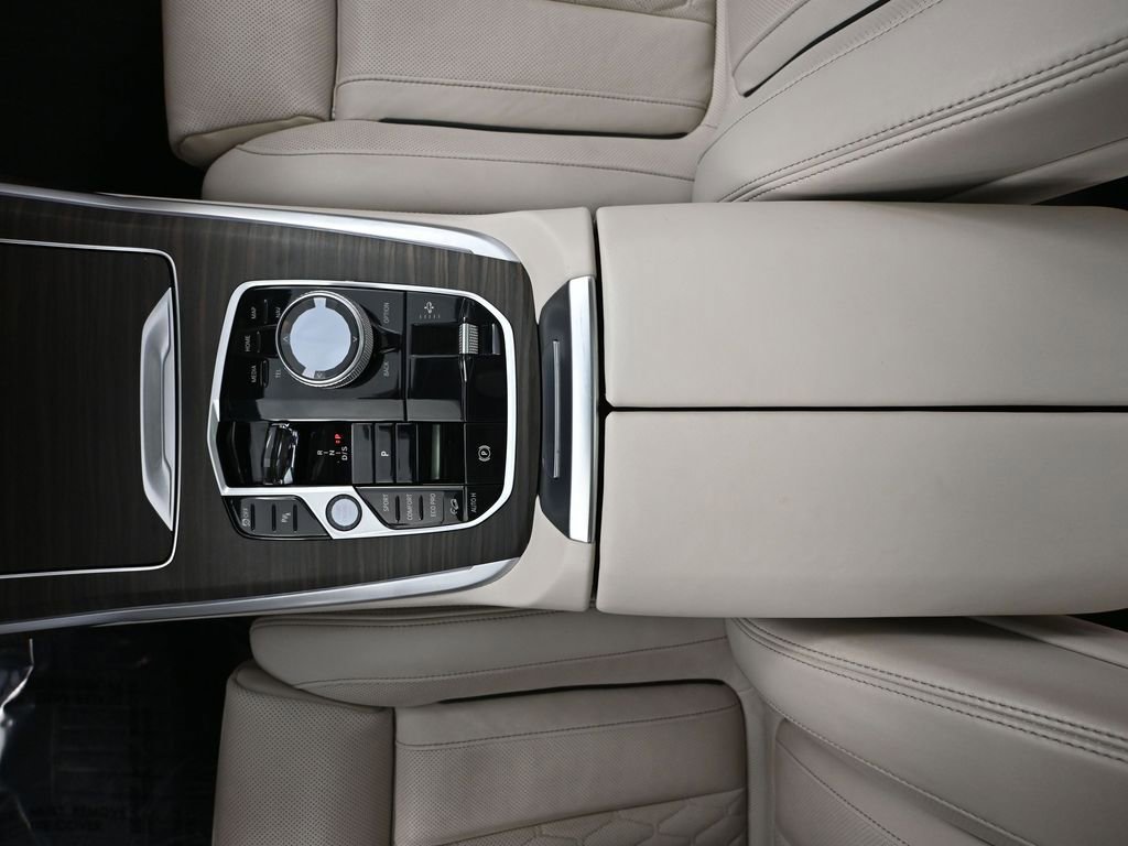 Used 2023 BMW X7 xDrive40i w/ Executive Package image 40
