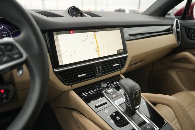 Used 2021 Porsche Cayenne Coupe image 26