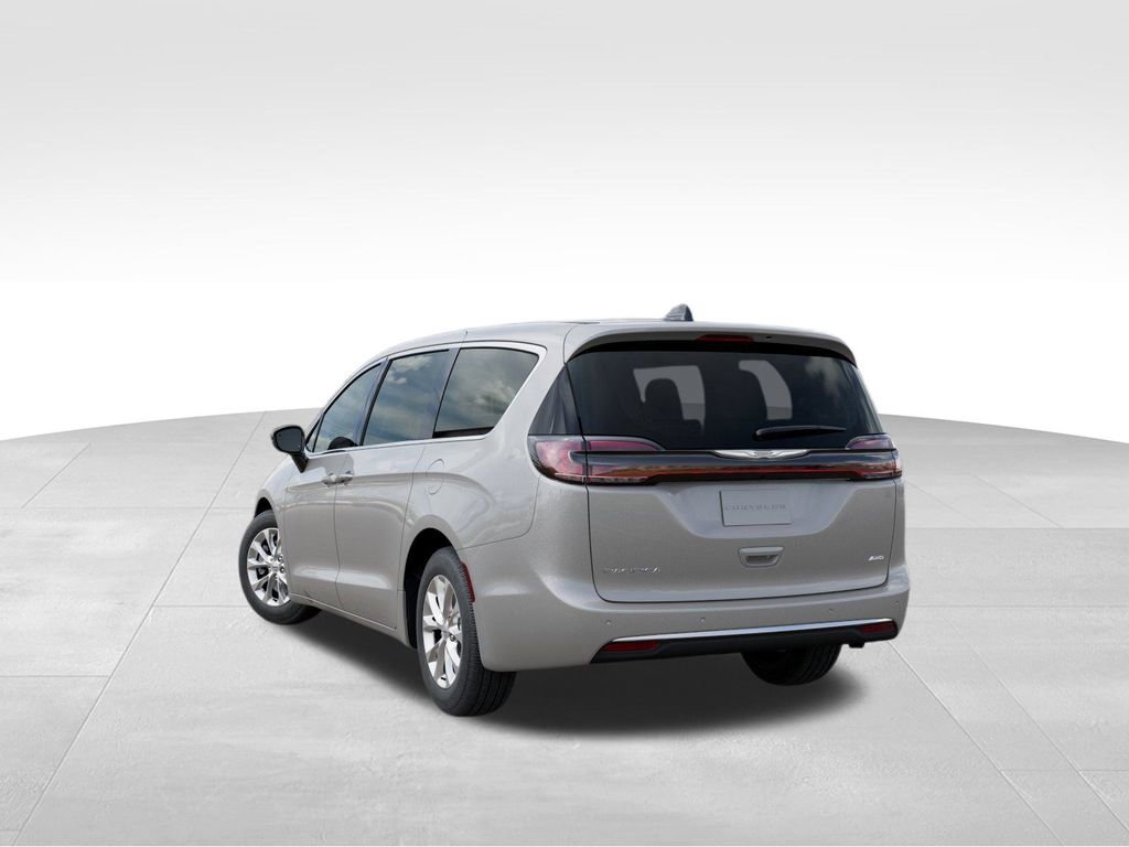 New 2026 Chrysler Pacifica Select image 3