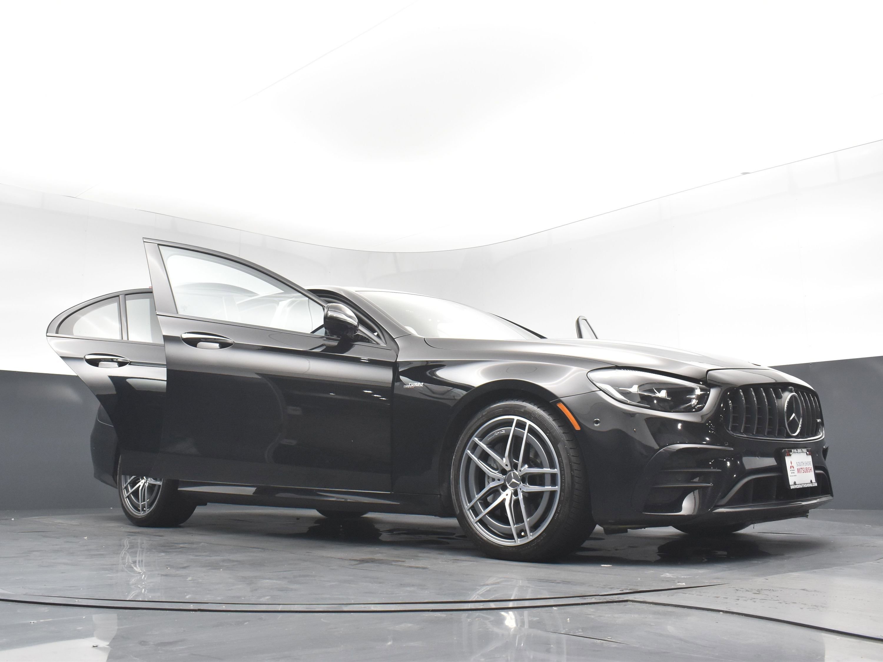 Used 2022 Mercedes-Benz E 53 AMG 4MATIC Sedan image 33