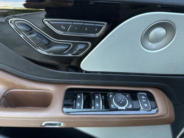 Certified 2023 Lincoln Aviator Reserve w/ Equipment Group 201A image 12