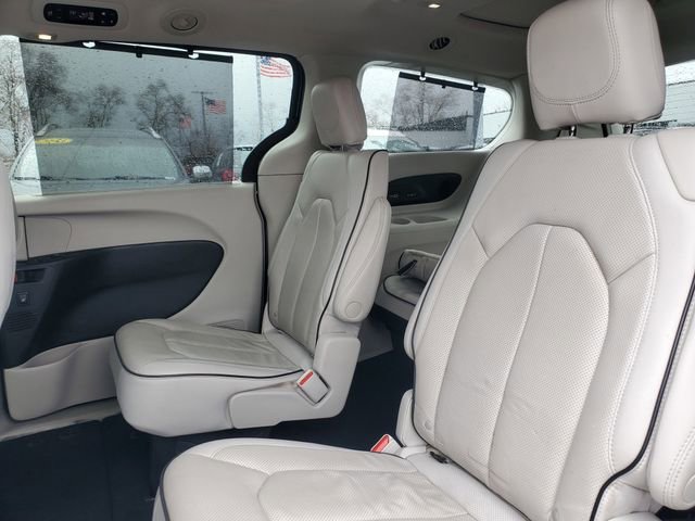 Used 2021 Chrysler Pacifica Limited image 37