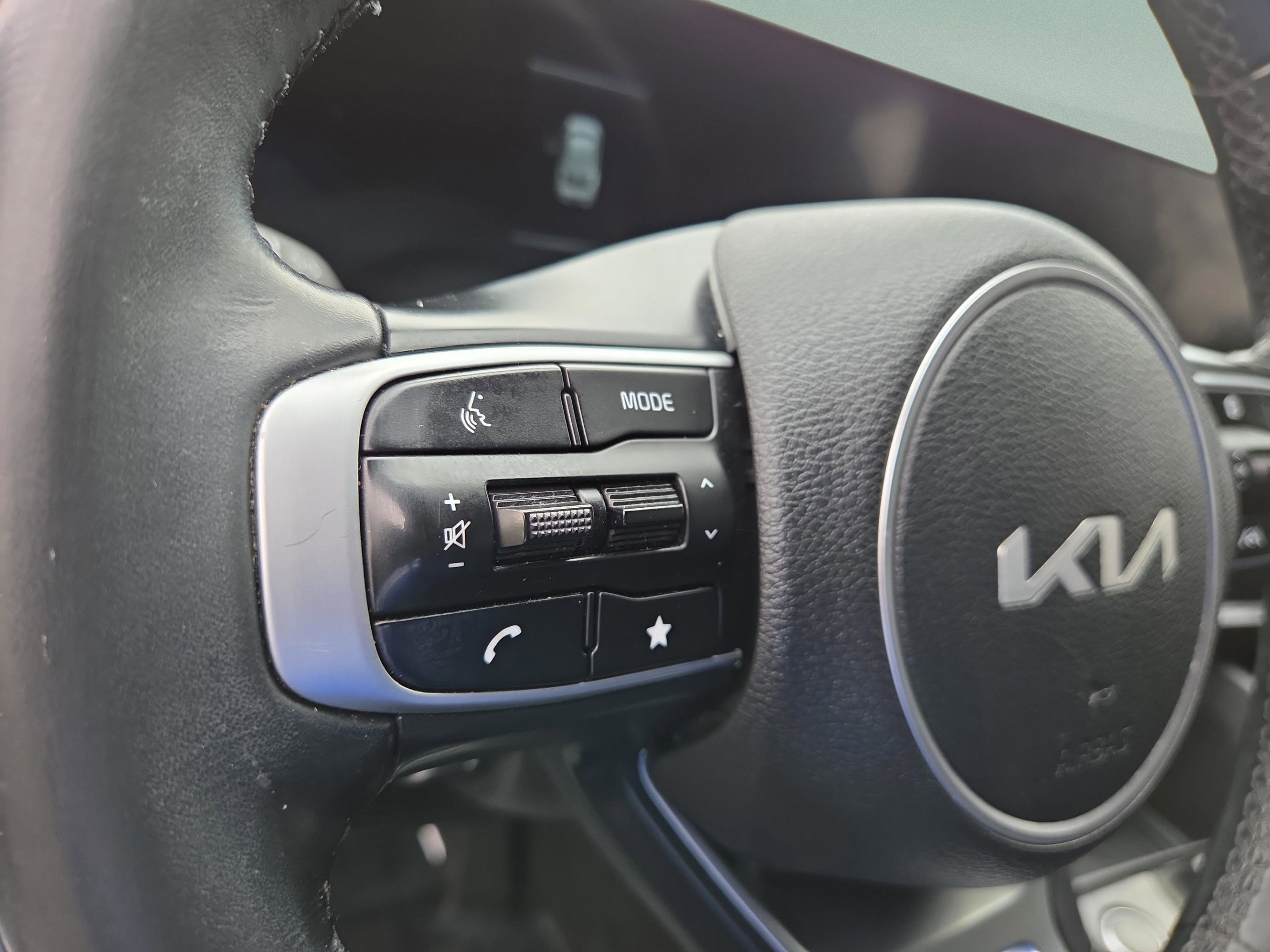 Used 2023 Kia Sportage EX image 13