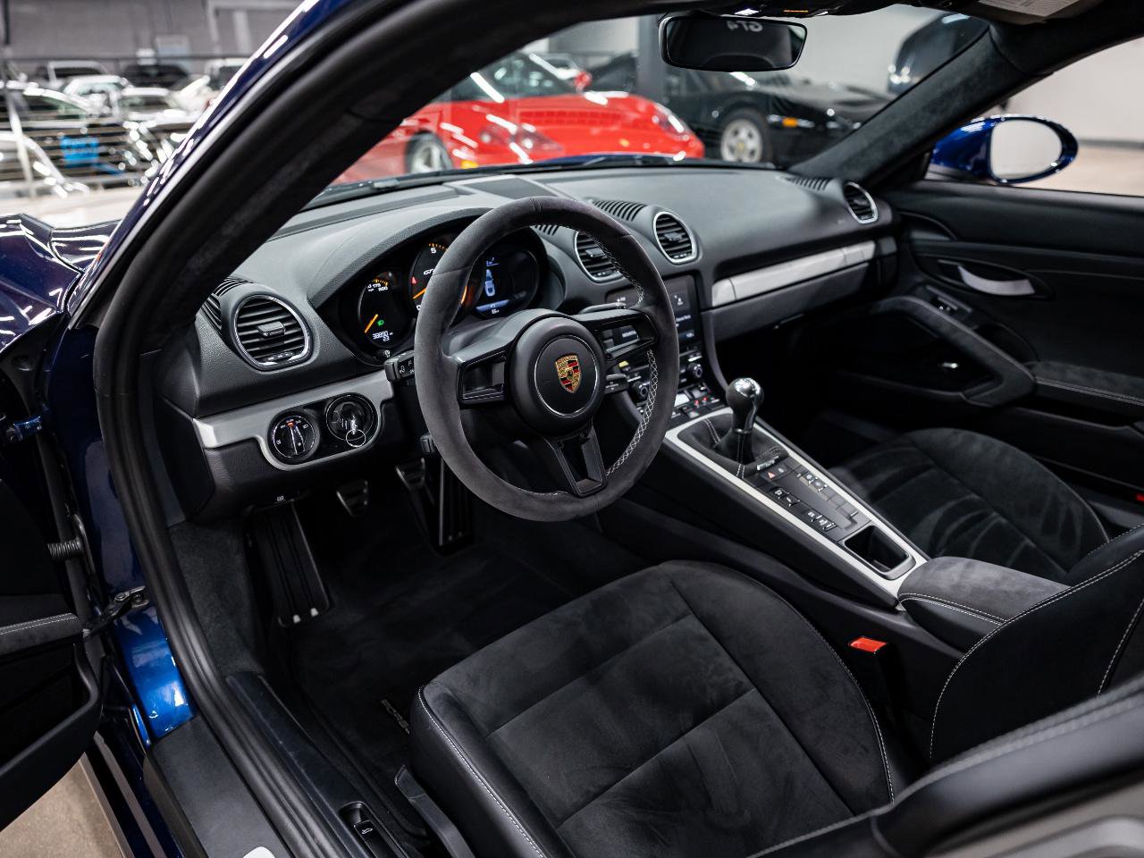 Used 2020 Porsche 718 Cayman GT4 RWD image 5