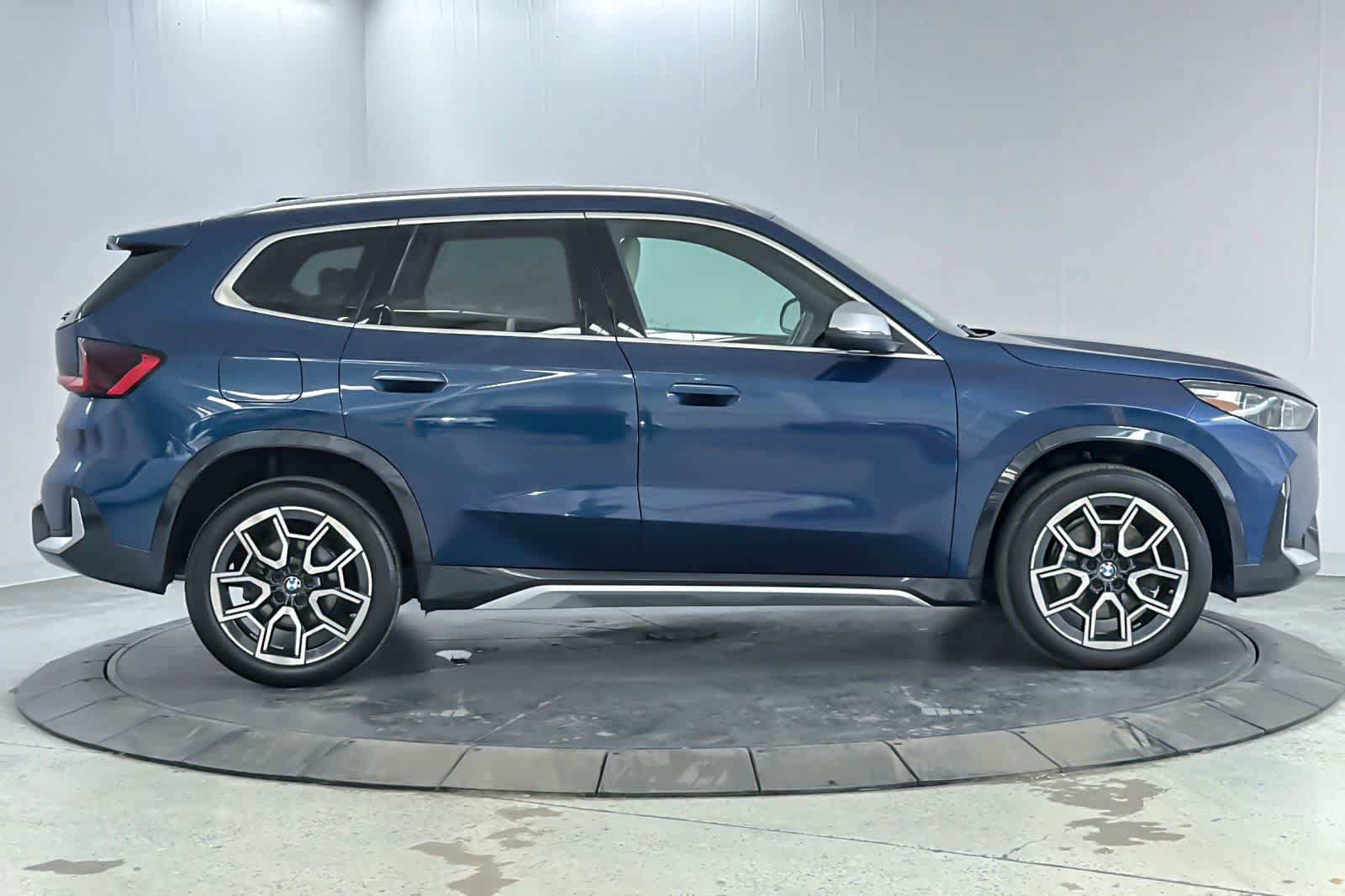 Used 2023 BMW X1 xDrive28i w/ Convenience Package AWD/4WD image 8