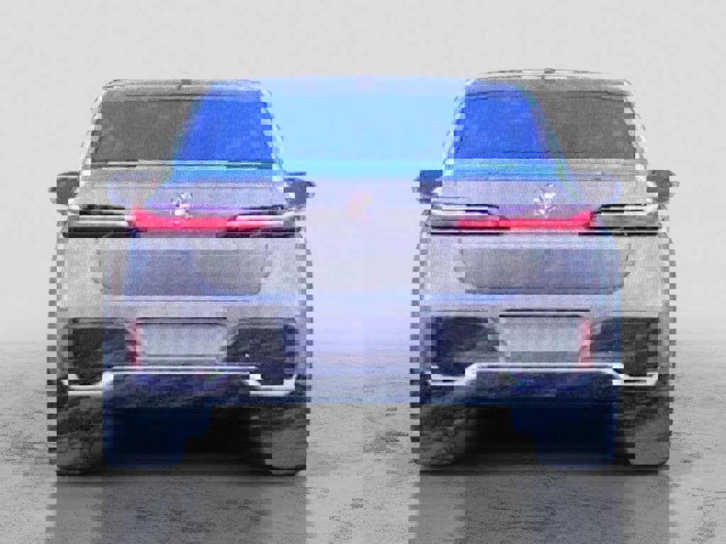 Used 2023 BMW 760i xDrive image 33