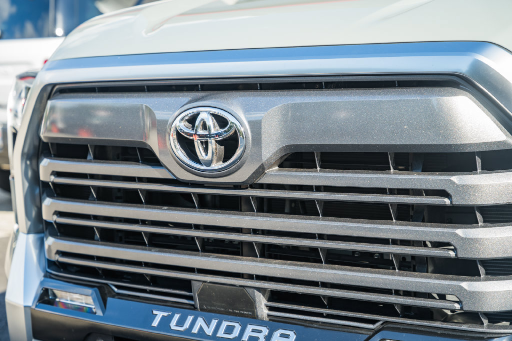 Used 2024 Toyota Tundra Limited w/ Power Package AWD/4WD image 12