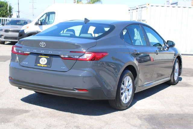 Used 2025 Toyota Camry LE w/ Convenience Package FWD image 5