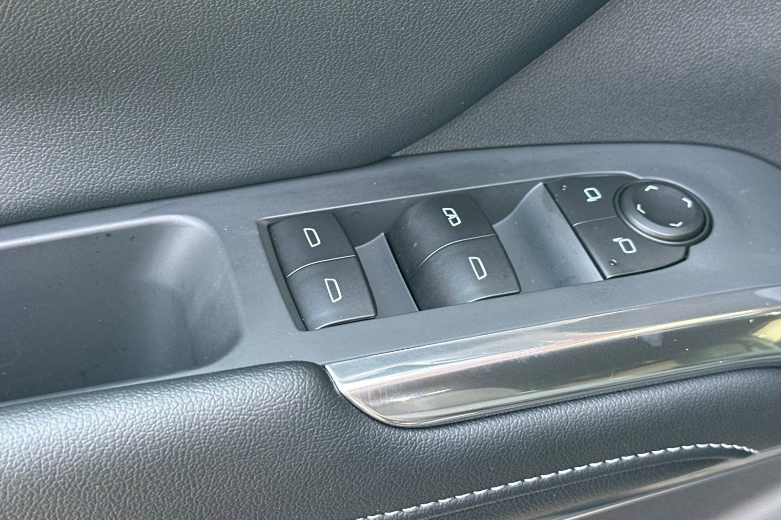 Used 2026 Chevrolet Traverse LT w/ LPO, Floor Liner Package image 12