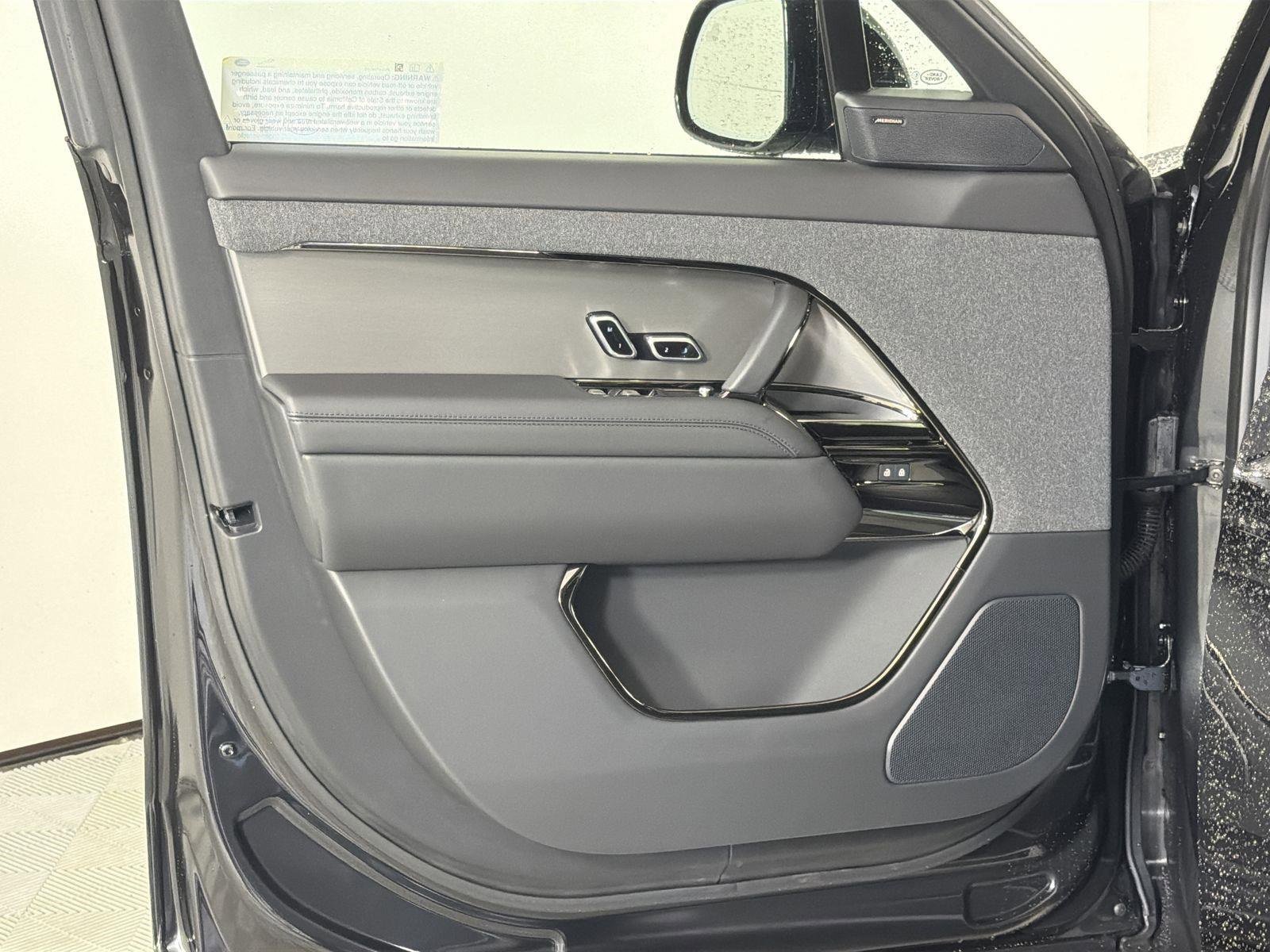 New 2026 Land Rover Range Rover Sport SE image 21