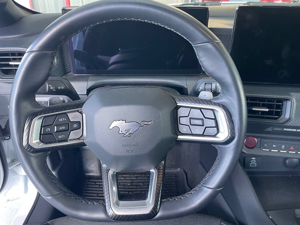 Used 2025 Ford Mustang GT RWD image 13