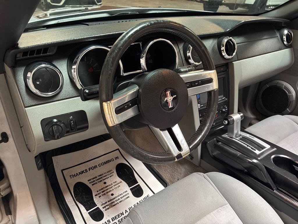 Used 2005 Ford Mustang Premium RWD image 25
