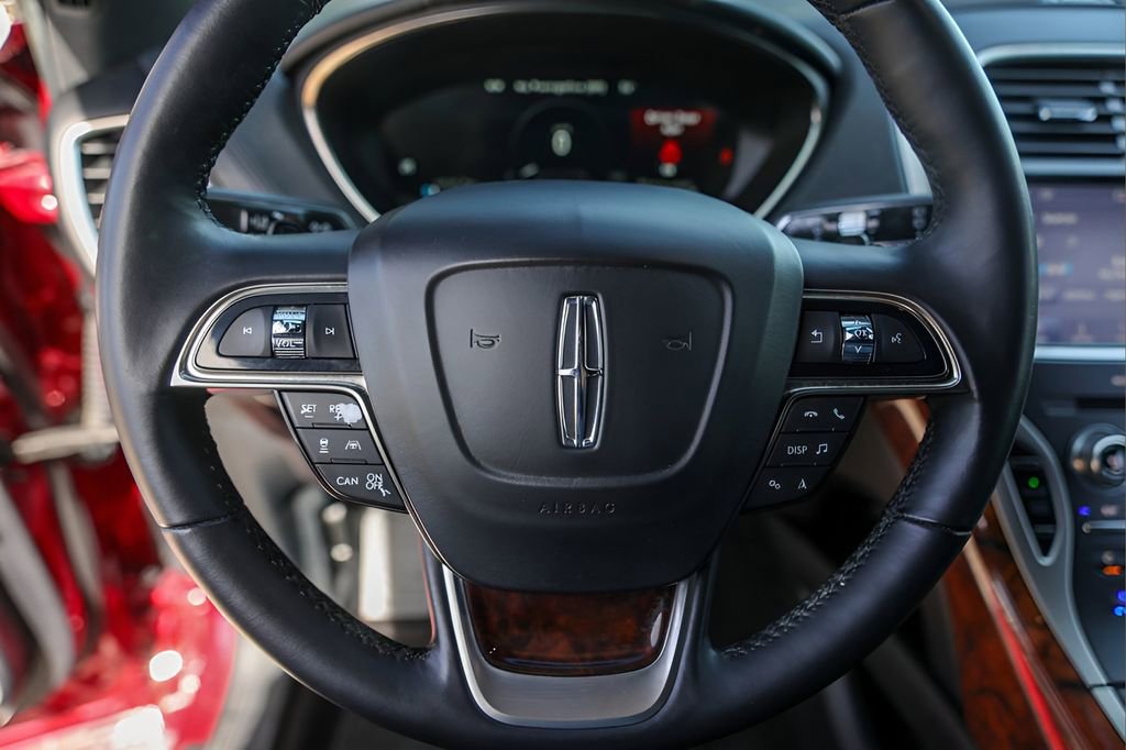 Used 2019 Lincoln Nautilus Reserve image 12