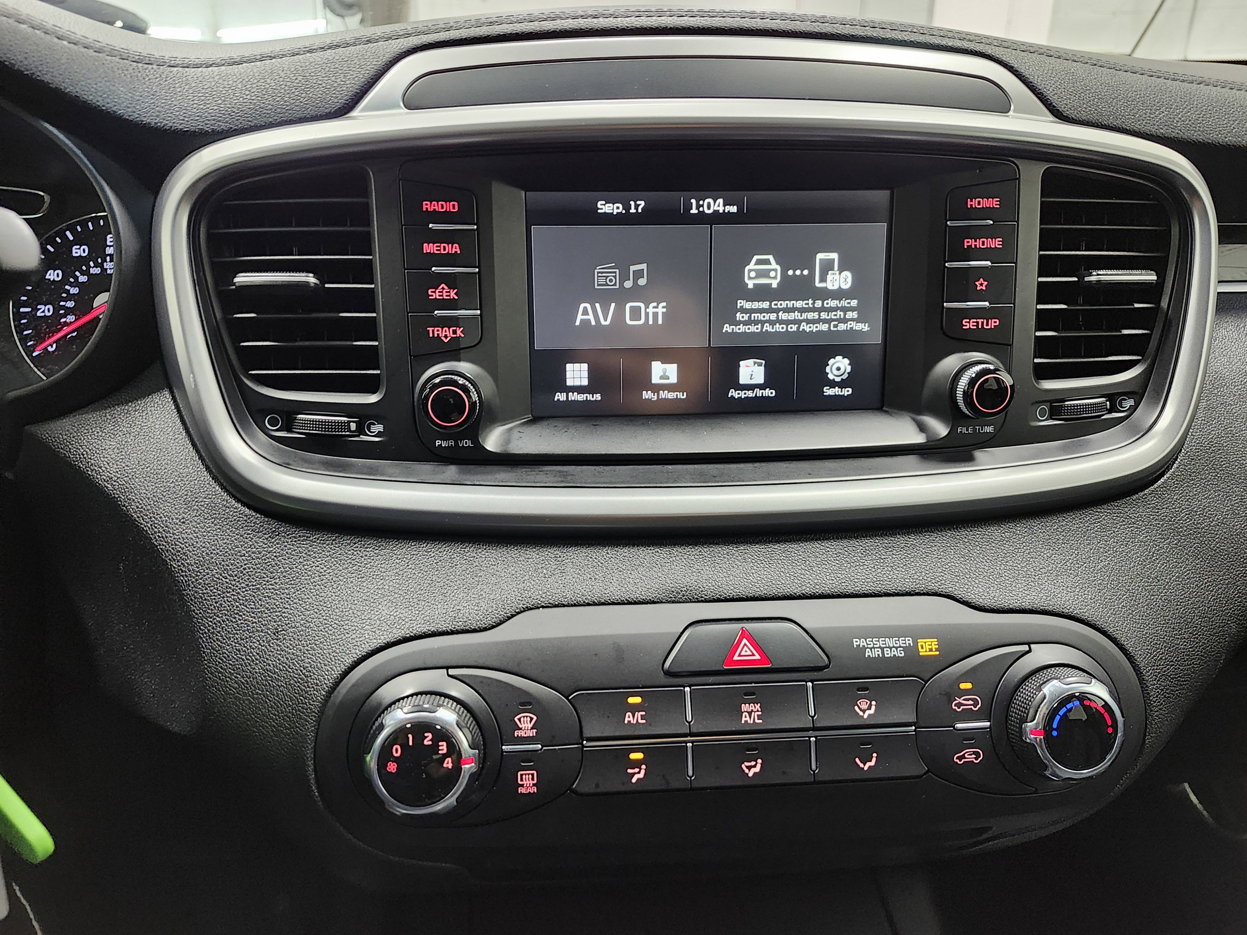 Used 2020 Kia Sorento LX V6 image 24