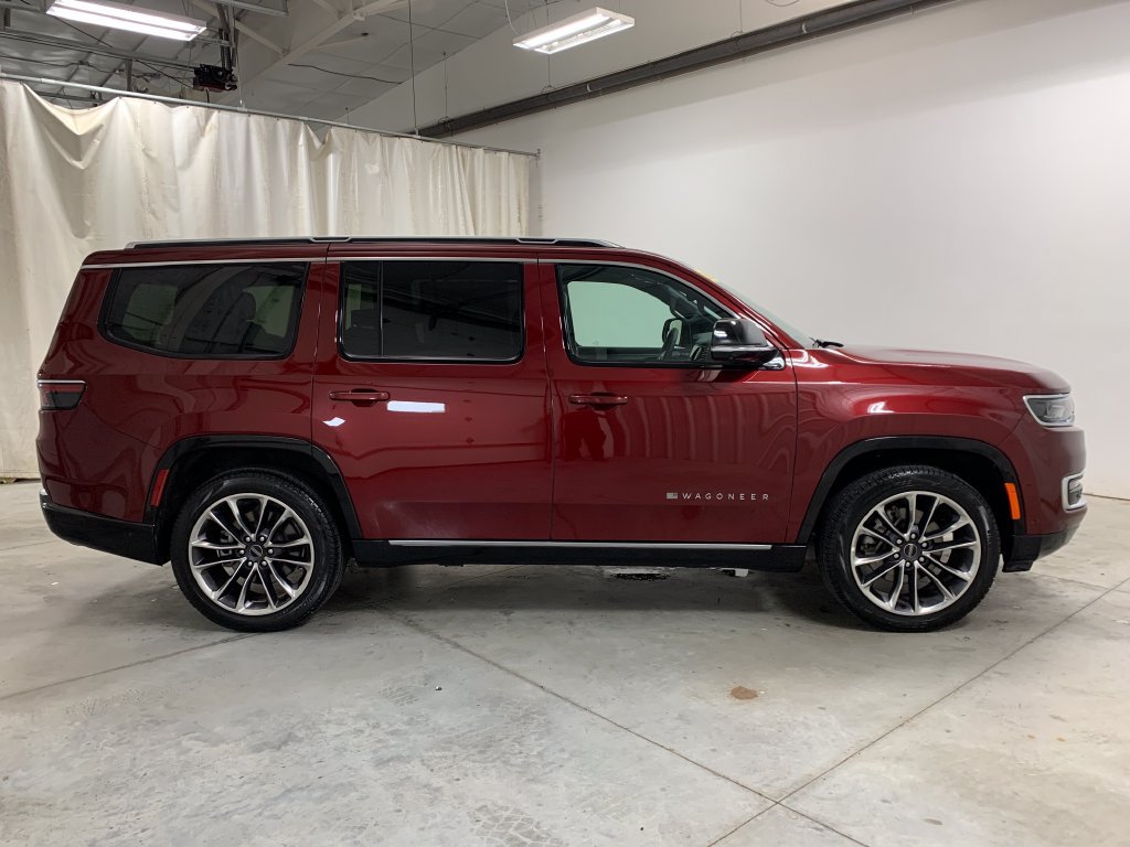 Used 2025 Jeep Wagoneer Series III w/ Premium Group I AWD/4WD image 11